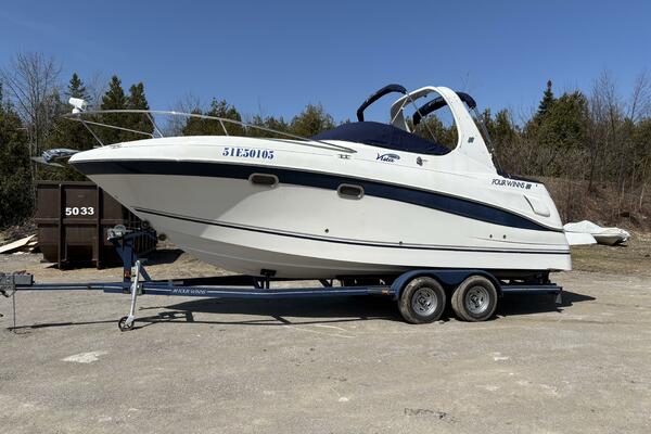 26ft Four Winns Yacht For Sale