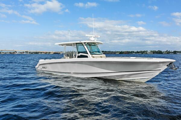 2019 Boston Whaler 380 Outrage 'Lima Kilo' - Profile Starboard 