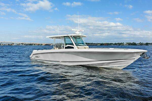 Boston Whaler 380 Outrage Yacht For Sale