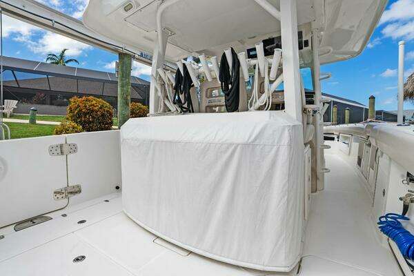 Boston Whaler 380 Outrage Yacht For Sale