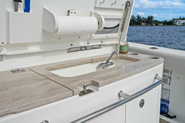 2019 Boston Whaler 380 Outrage 'Lima Kilo' - Wet Bar