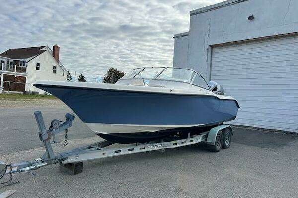 Photo of the 2020 Key West 239 DC "Jolly roger "