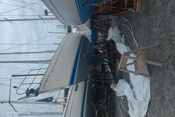 33-ft-CAL-1986-- Chicago  Illinois United States  yacht for sale