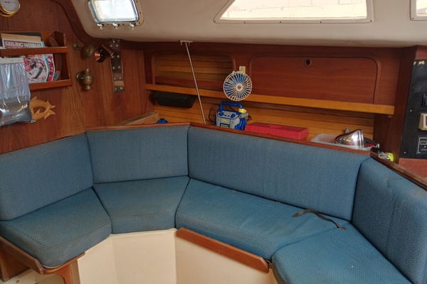33ft CAL Yacht For Sale