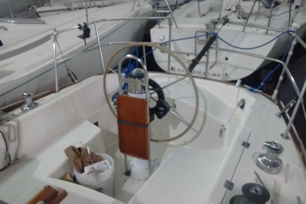 33ft CAL Yacht For Sale