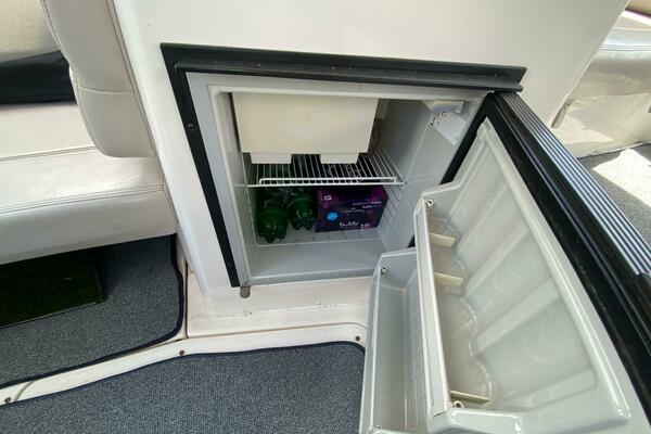 33ft Larson Yacht For Sale