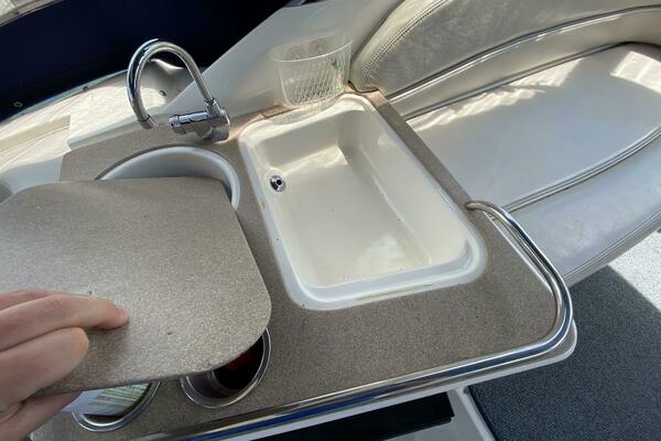 33ft Larson Yacht For Sale