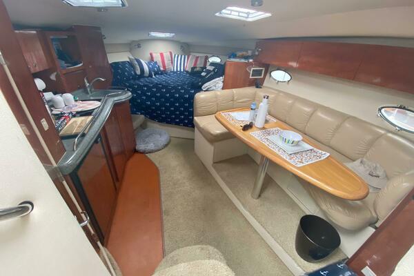 33ft Larson Yacht For Sale
