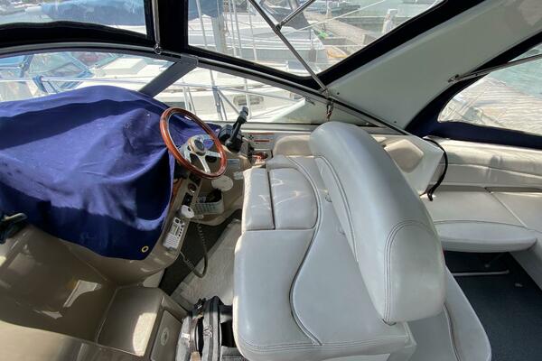 33ft Larson Yacht For Sale