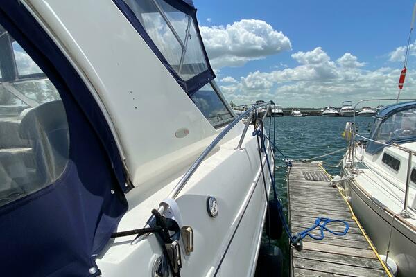 33ft Larson Yacht For Sale