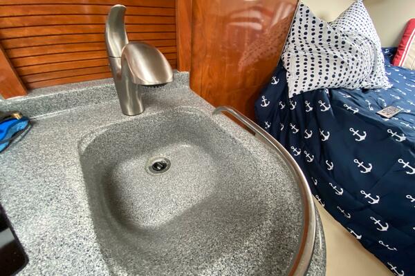 33ft Larson Yacht For Sale