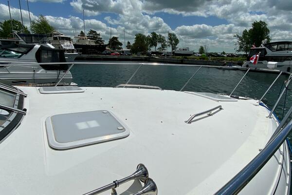 33ft Larson Yacht For Sale