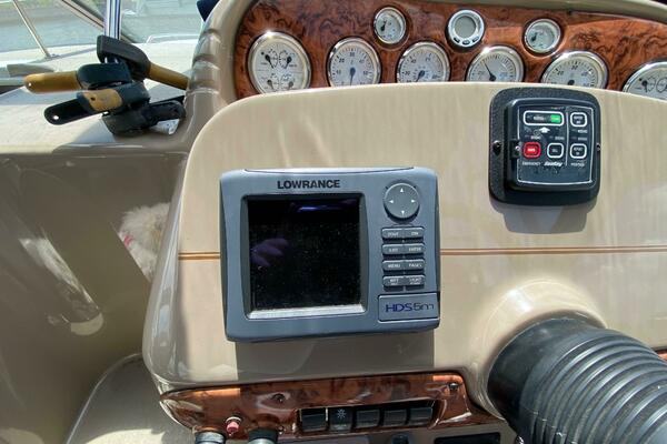 33ft Larson Yacht For Sale