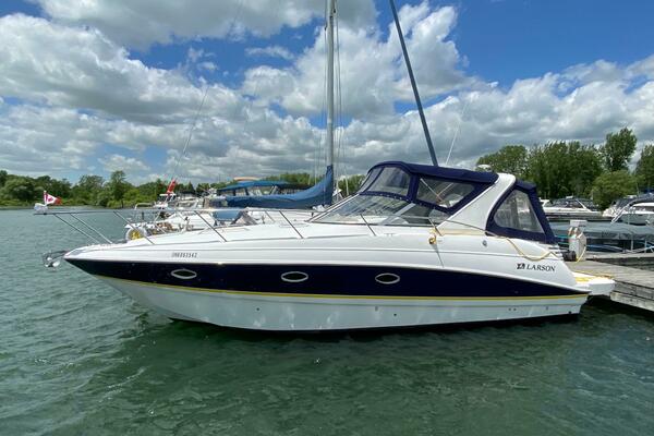 33ft Larson Yacht For Sale