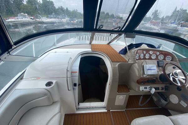 33ft Larson Yacht For Sale