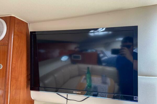 33ft Larson Yacht For Sale