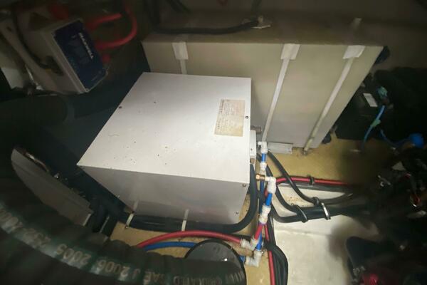 33ft Larson Yacht For Sale