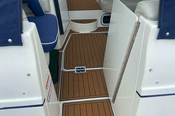 33ft Larson Yacht For Sale