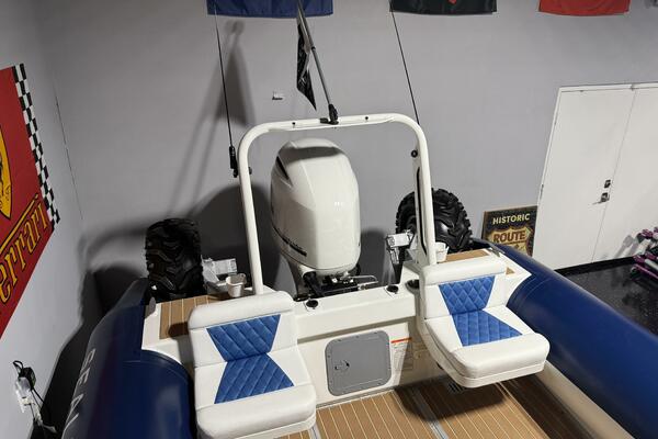 7 5M Hydrasol RIB 24ft Sealegs Yacht For Sale