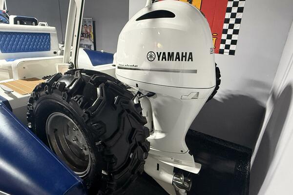 7 5M Hydrasol RIB 24ft Sealegs Yacht For Sale