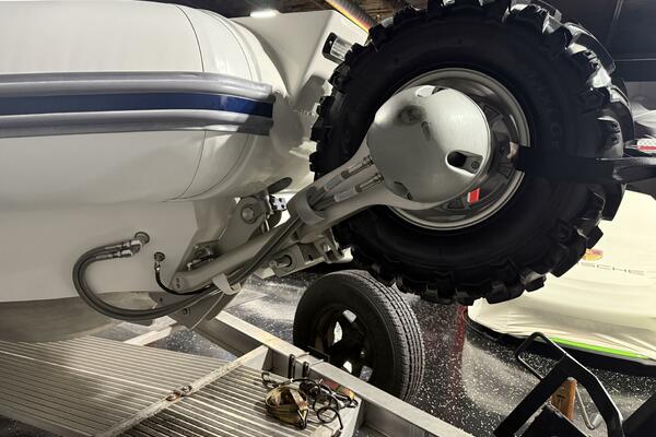 7 5M Hydrasol RIB 24ft Sealegs Yacht For Sale