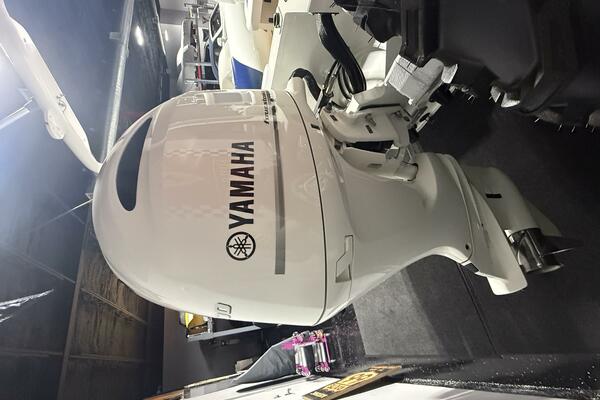 7 5M Hydrasol RIB 24ft Sealegs Yacht For Sale