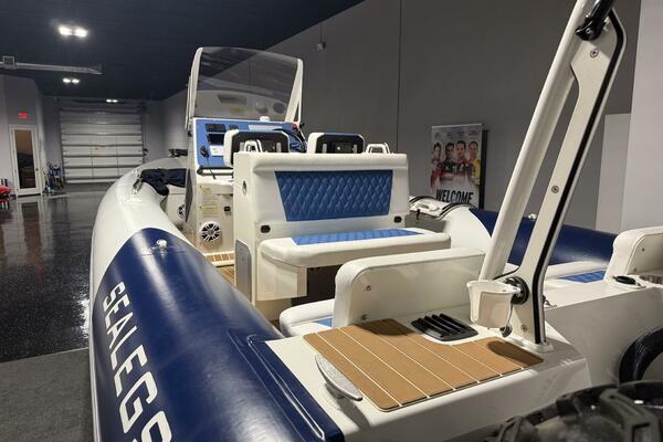 7 5M Hydrasol RIB 24ft Sealegs Yacht For Sale