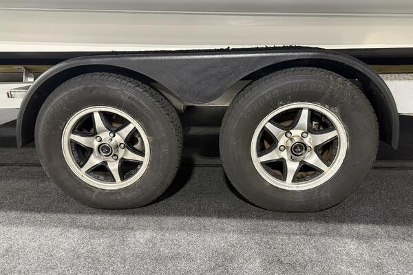 7 5M Hydrasol RIB 24ft Sealegs Yacht For Sale