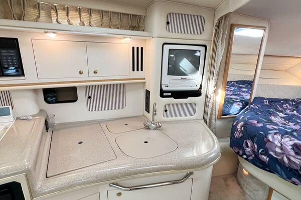 KNOT AT WORK 34ft Sea Ray Yacht For Sale