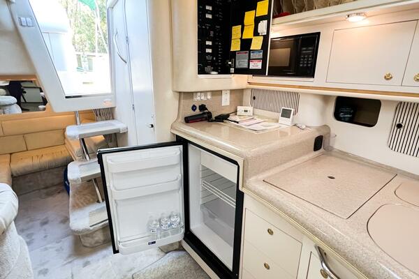 KNOT AT WORK 34ft Sea Ray Yacht For Sale