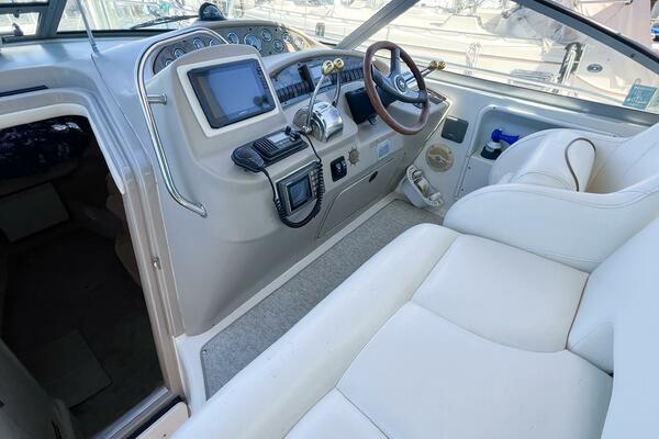 KNOT AT WORK 34ft Sea Ray Yacht For Sale