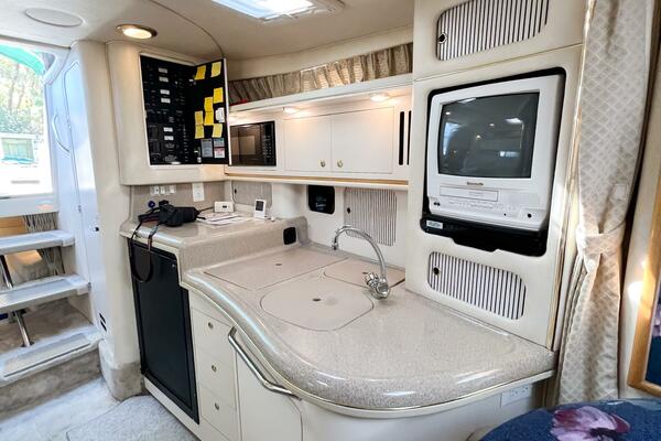 KNOT AT WORK 34ft Sea Ray Yacht For Sale