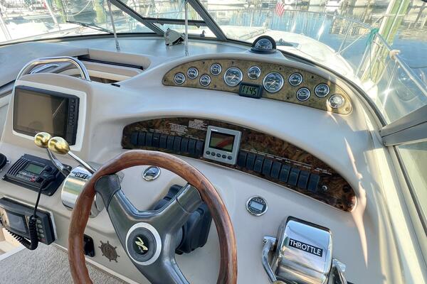 KNOT AT WORK 34ft Sea Ray Yacht For Sale