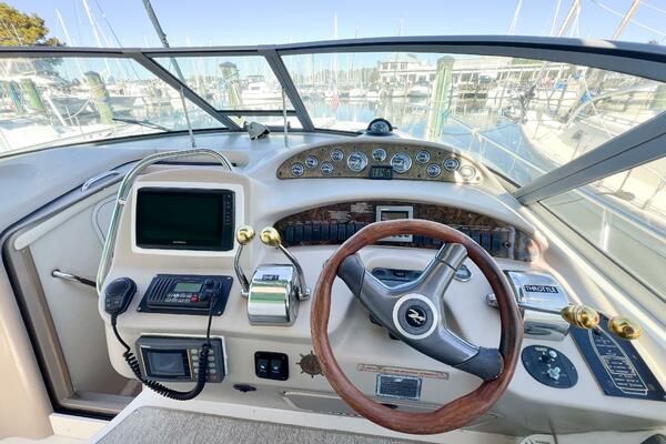 KNOT AT WORK 34ft Sea Ray Yacht For Sale