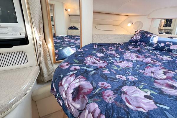 KNOT AT WORK 34ft Sea Ray Yacht For Sale