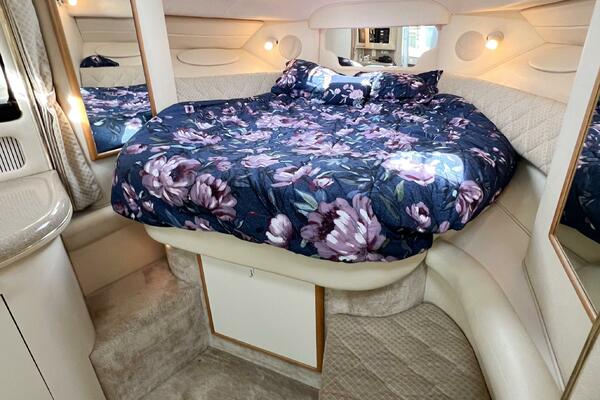 KNOT AT WORK 34ft Sea Ray Yacht For Sale