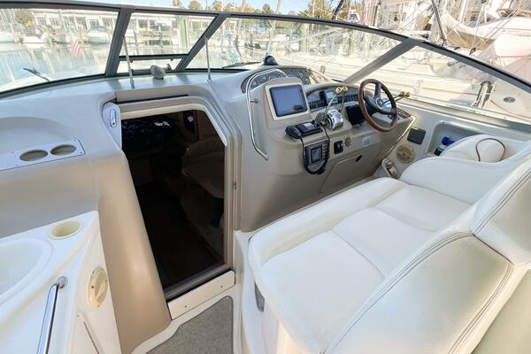 KNOT AT WORK 34ft Sea Ray Yacht For Sale