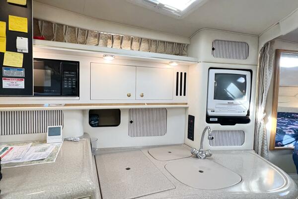 KNOT AT WORK 34ft Sea Ray Yacht For Sale