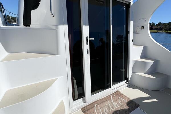 LOVIN  LIFE 35ft Carver Yacht For Sale