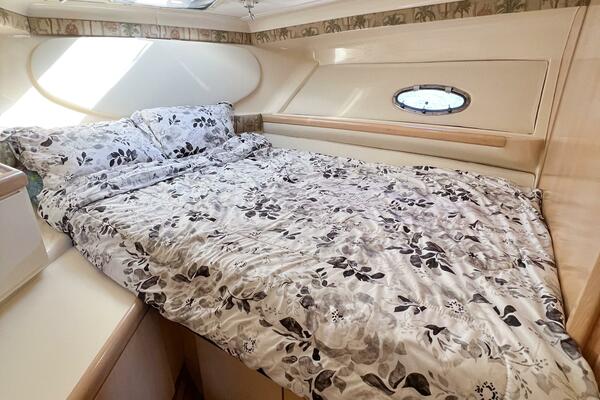 LOVIN  LIFE 35ft Carver Yacht For Sale