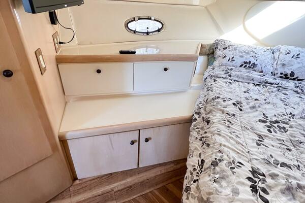 LOVIN  LIFE 35ft Carver Yacht For Sale