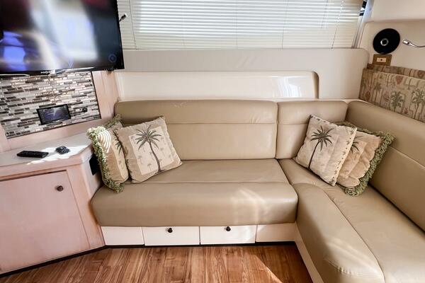 LOVIN  LIFE 35ft Carver Yacht For Sale