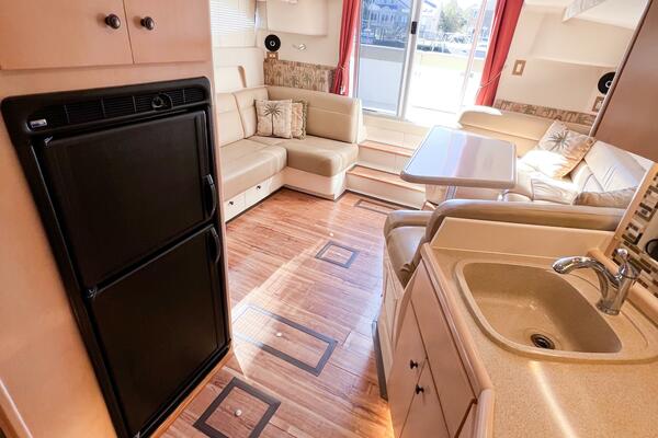 LOVIN  LIFE 35ft Carver Yacht For Sale