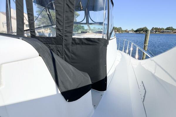 LOVIN  LIFE 35ft Carver Yacht For Sale