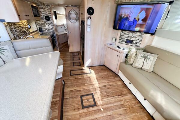 LOVIN  LIFE 35ft Carver Yacht For Sale