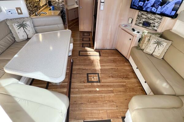 LOVIN  LIFE 35ft Carver Yacht For Sale