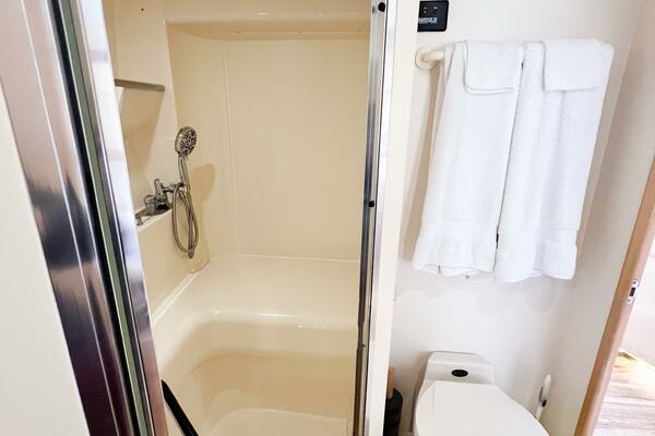 LOVIN  LIFE 35ft Carver Yacht For Sale