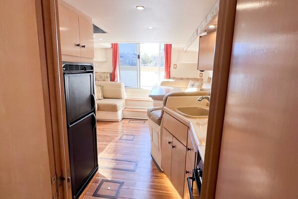 LOVIN  LIFE 35ft Carver Yacht For Sale