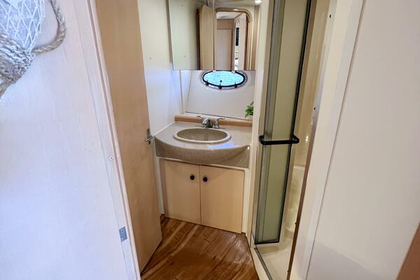 LOVIN  LIFE 35ft Carver Yacht For Sale