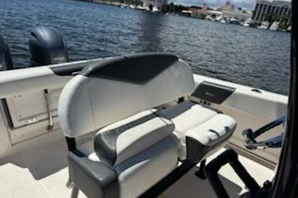 24ft Robalo Yacht For Sale